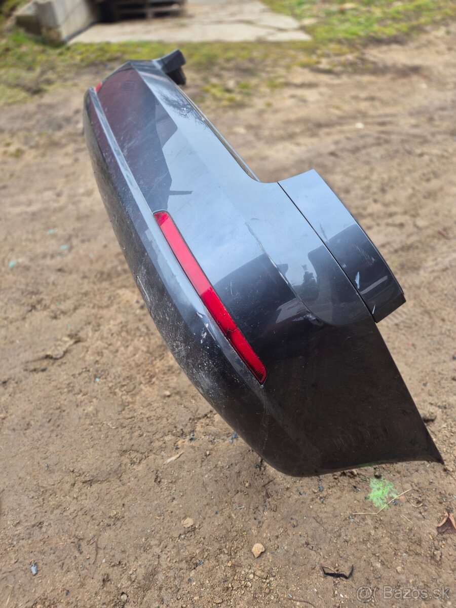 Predám zadný nárazník, zadné krídlo pre Škoda Octavia 2 VRS - 6