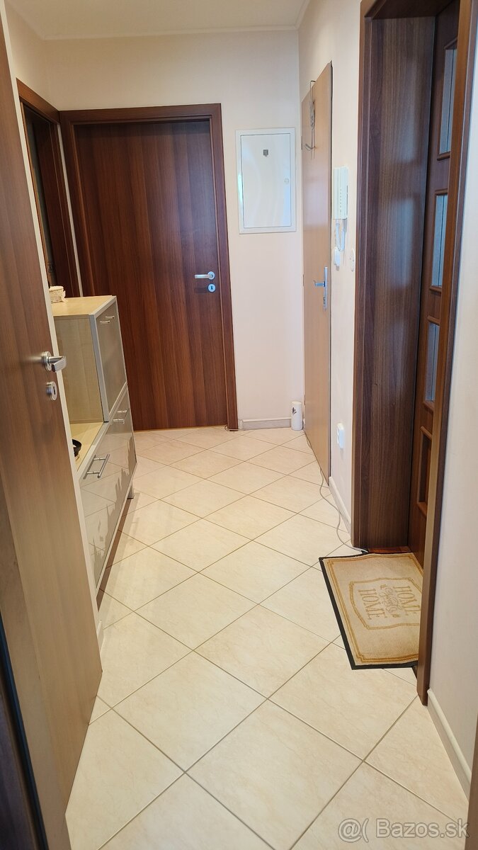 Slnečný 3 izbový byt - 6