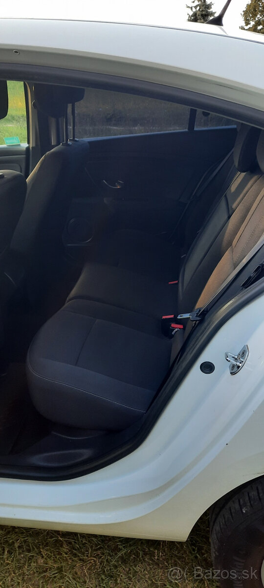 Predám Renault Fluence 1,6 benzín, ročník 2011 - 6