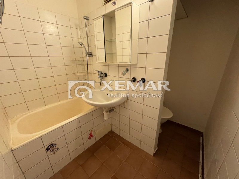 PREDAJ 1 izbový tehlovy byt Zvolen - 6