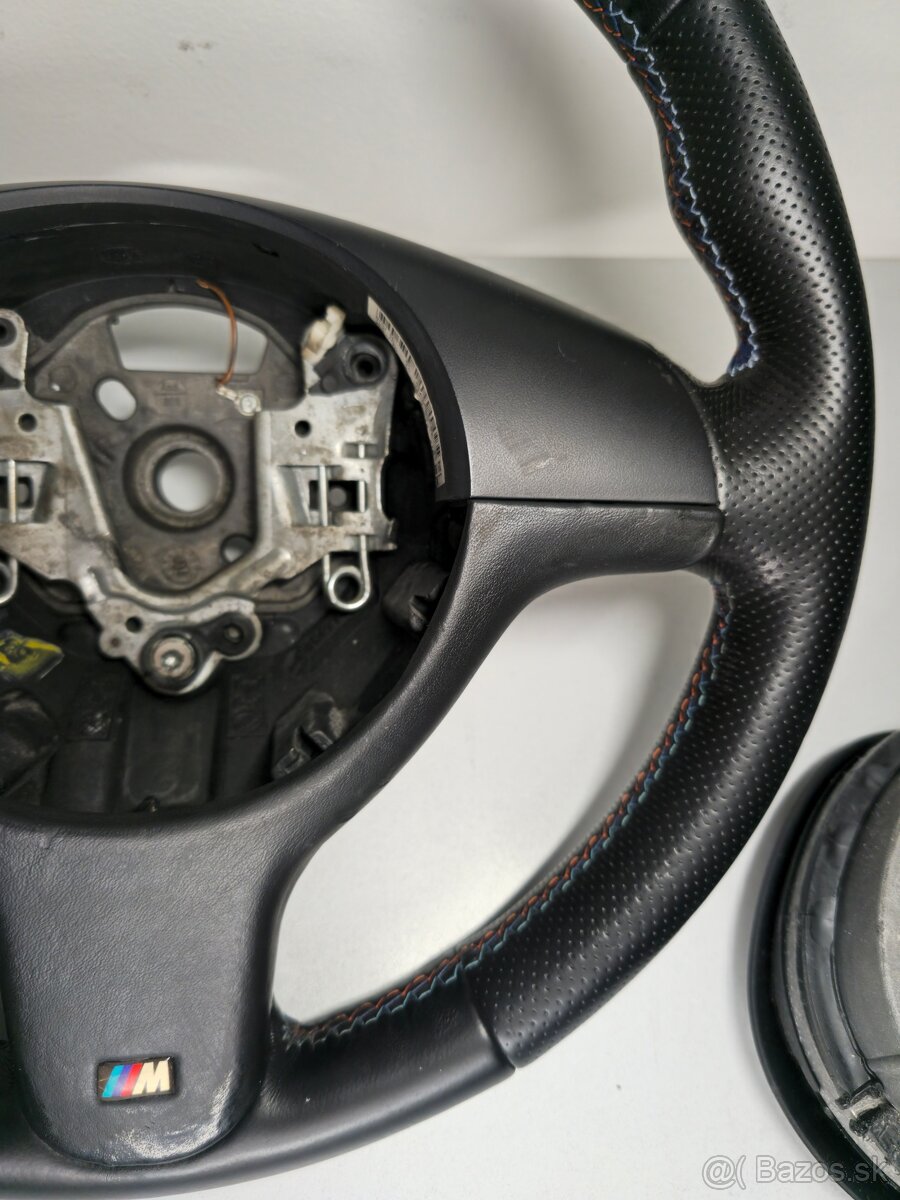 Športový kožený trojramenný volant BMW - 6