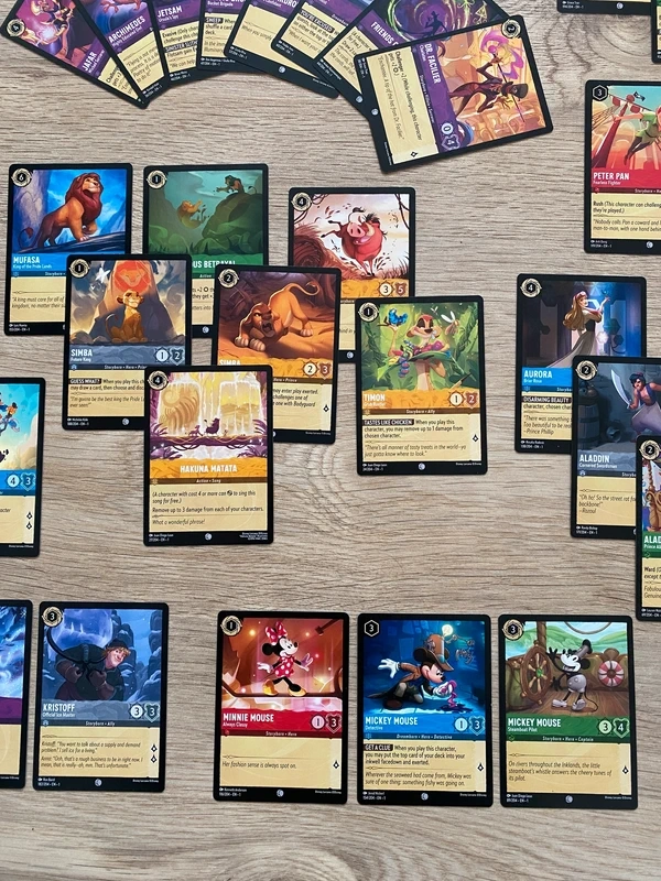 Disney Lorcana kartičky 60 ks + Pokémon podložka - 6