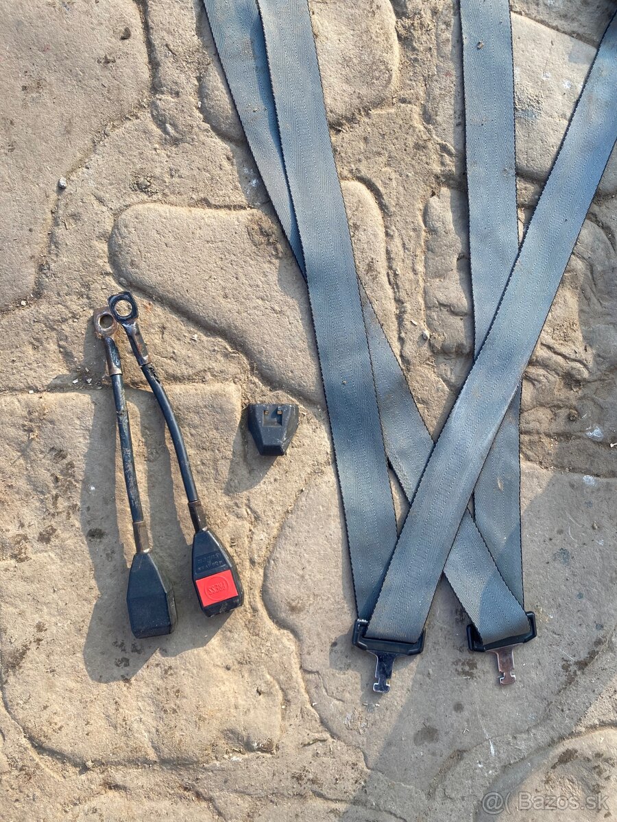 Predám interiérové diely Škoda 105 / 120 - 6