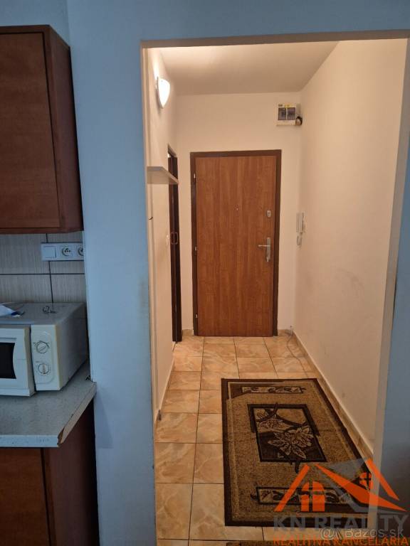 Na predaj veľká garsónka s balkónom Komárno - 6