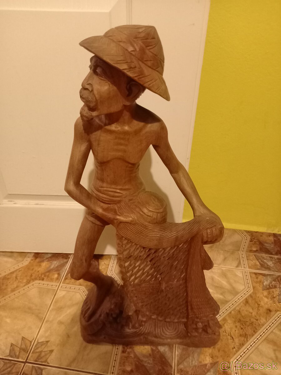 Drevená socha loviaci rybár - 6