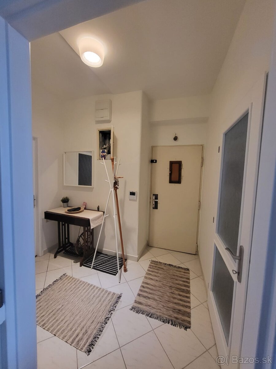 Štýlový 2-izbový byt v srdci Starého Mesta Bratislavy - 6