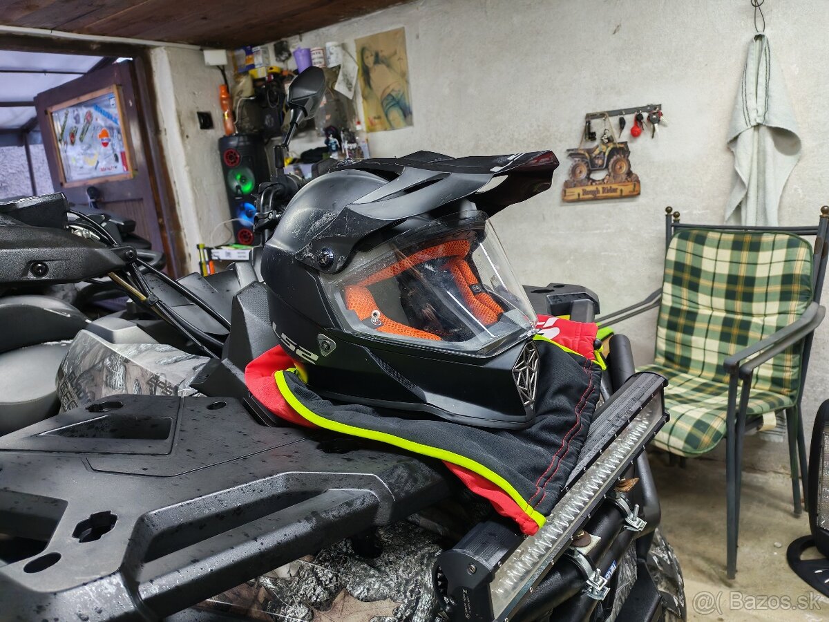 Použité prilby - 6