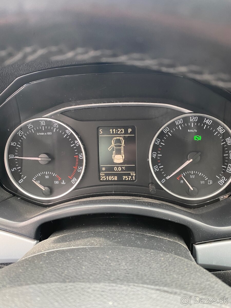 Škoda Octavia Scout DSG - 6