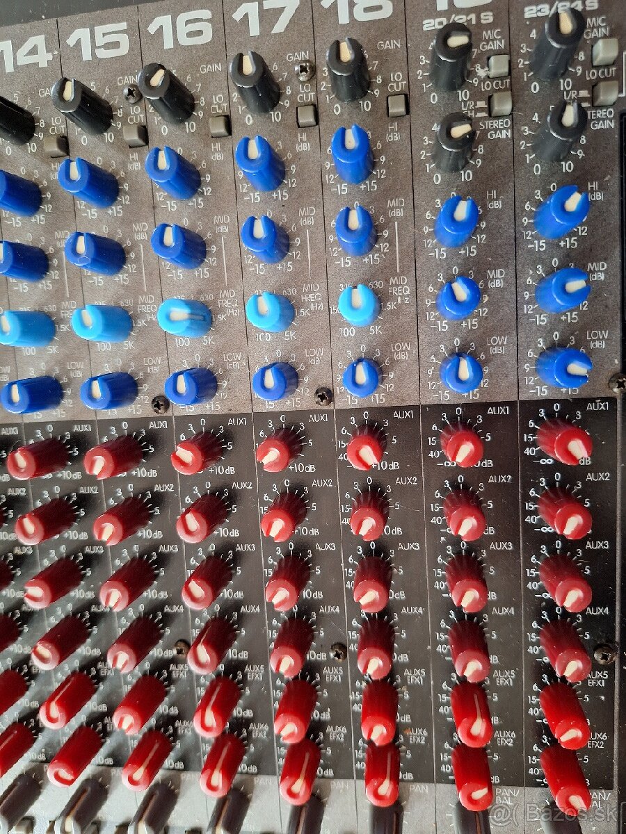 Predam kvalitny mix Peavey 24 fx - 6