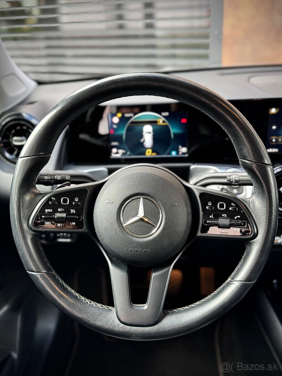 MERCEDES-BENZ GLB 180D - 6