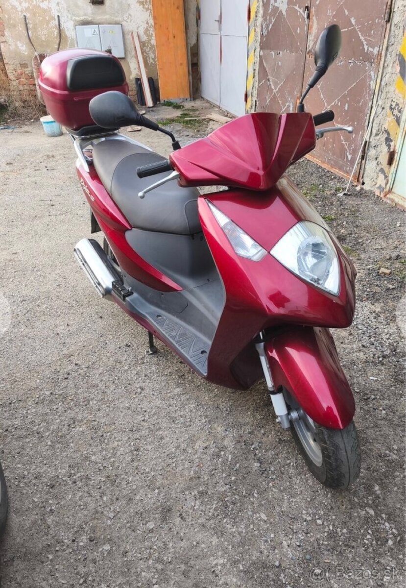 Skúter HONDA DYLAN 150 - 6
