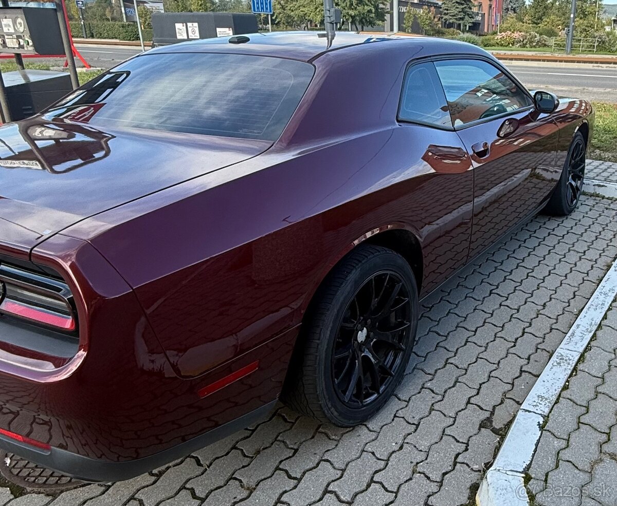 Dodge Challenger 5.7 Hemi V8 - 6