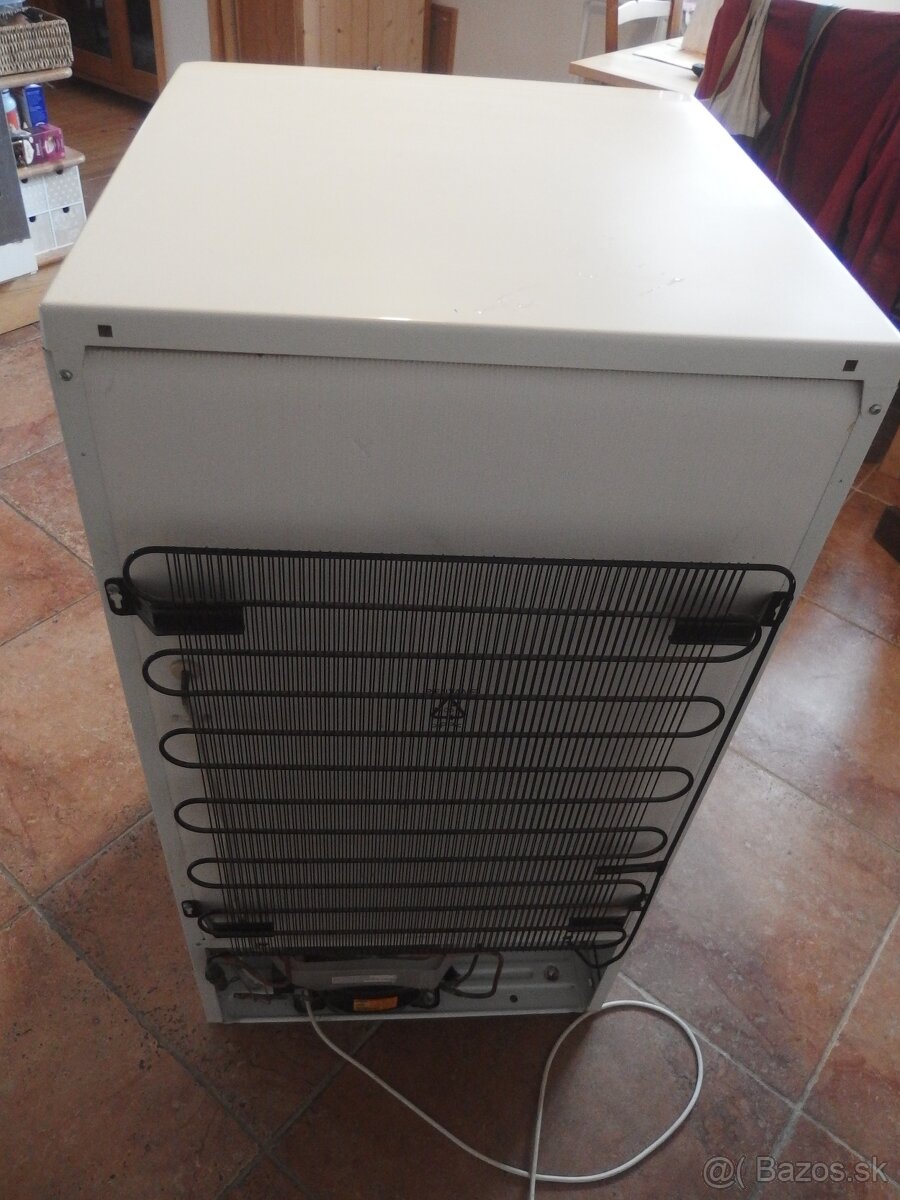 Chladnička s mrazničkou Electrolux 208l - 6