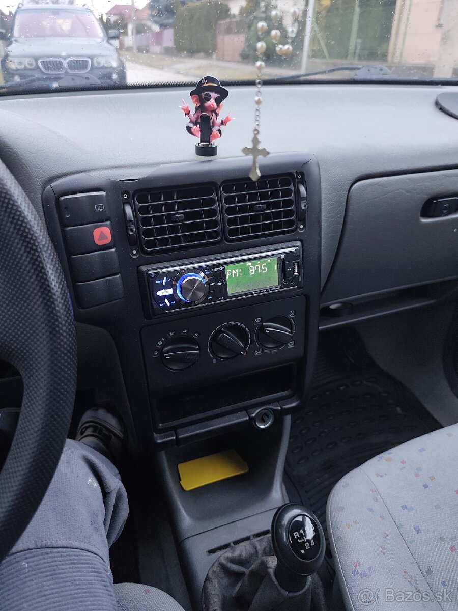 Volkswagen Polo 1.1 - 6