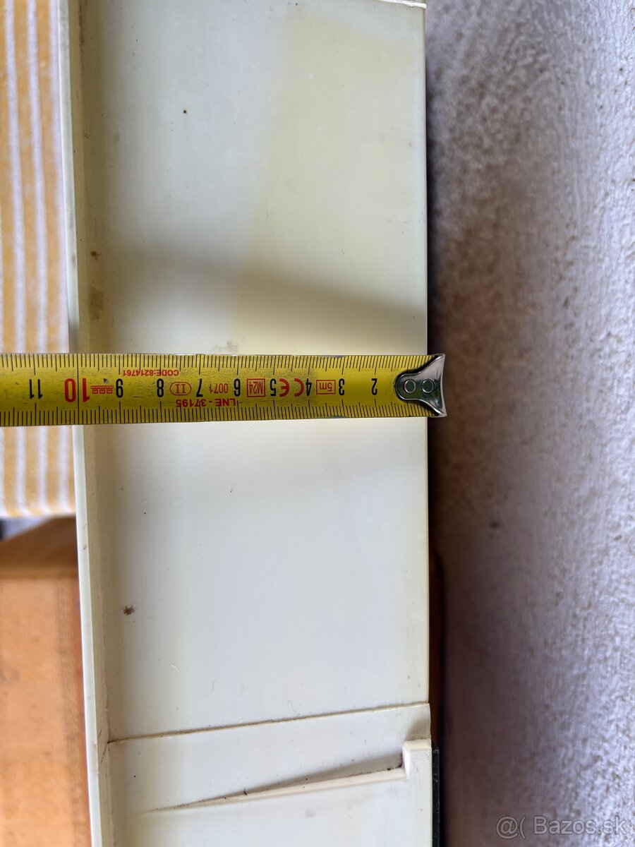 Biela plastová skrinka - 6