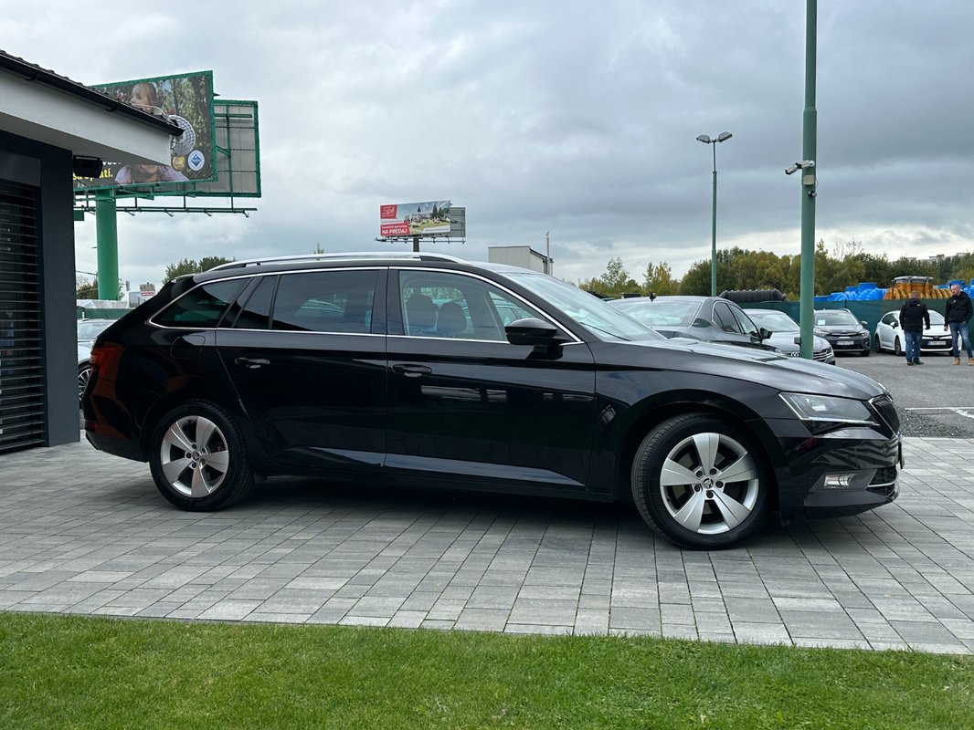 Škoda Superb Combi 2.0 TDi DSG - 6