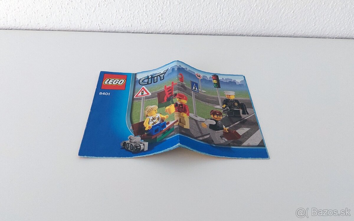 Predám LEGO City 8401 - City Minifigure Collection (2009) - 6