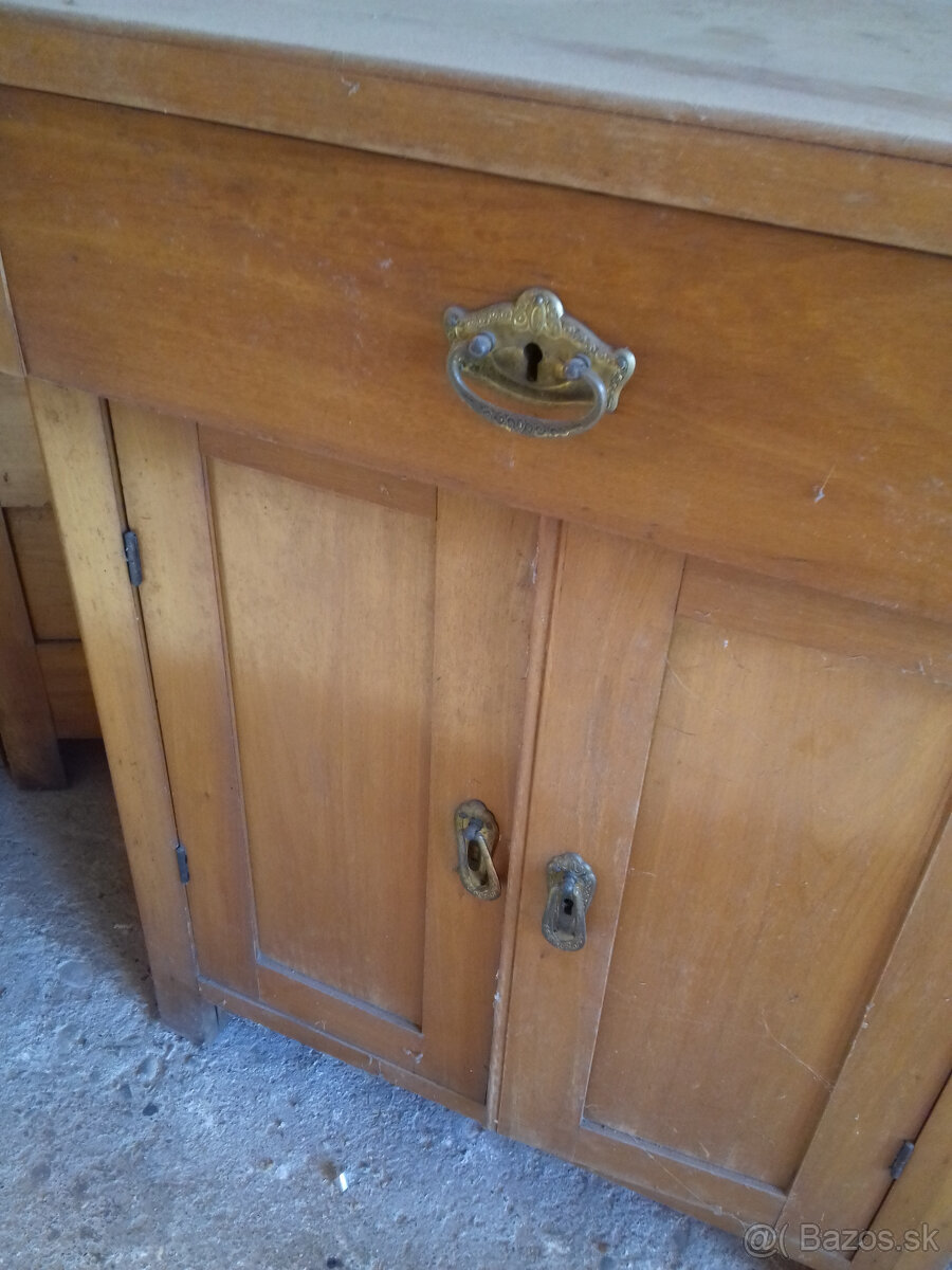 Zrkadlová skrinka - 6