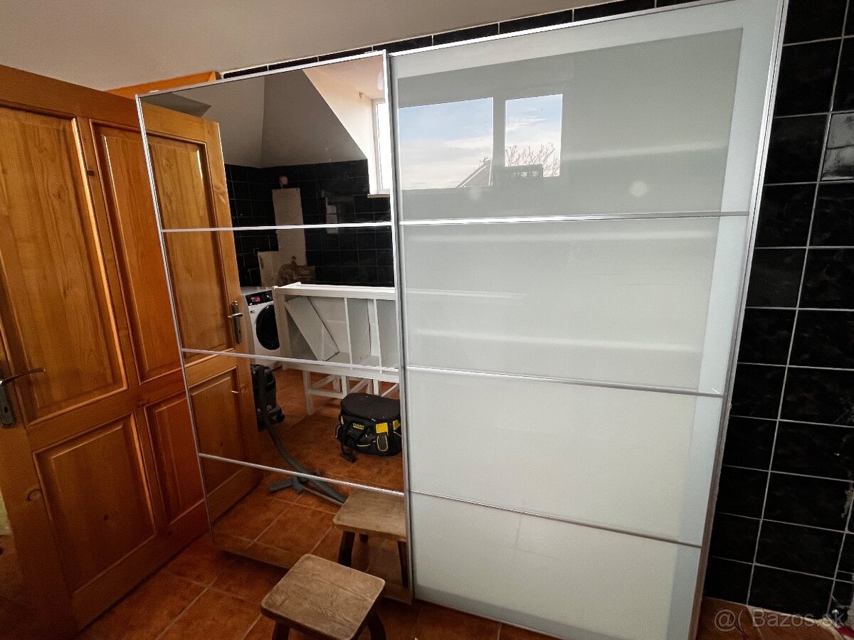 Skriňa s posuvnými dverami - 6