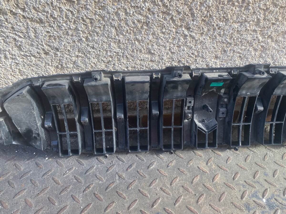 Suzuki S Cross Grill - 6