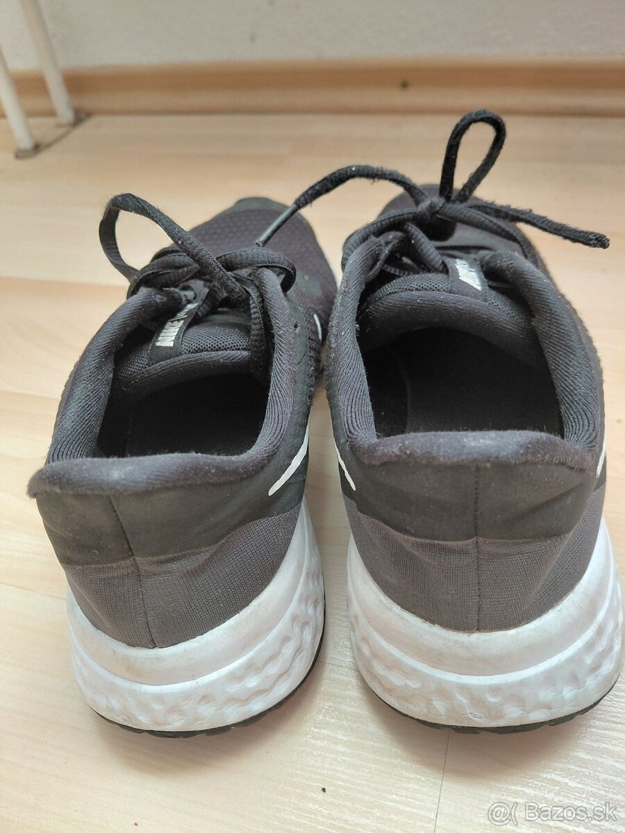 Tenisky Nike Revolution, 38 - 6