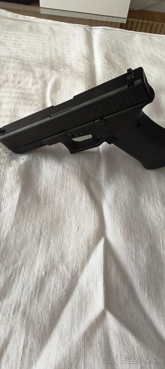 Predam Glock 17 5 gen s prislusenstvom - 6