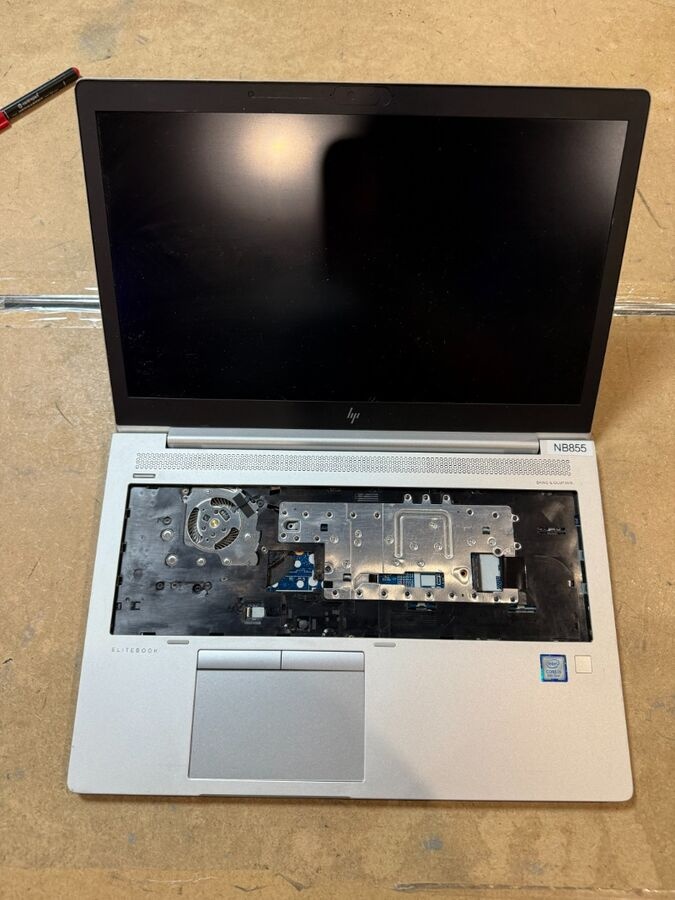 HP EliteBook 850 G5 BIOS heslo, poškodený LCD - 6