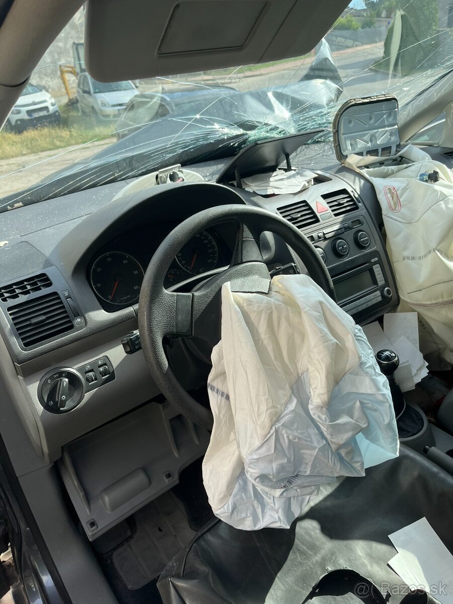 Rozpredám na diely VW Touran 1.9 TDI 77 kw 6 st manuál - 6