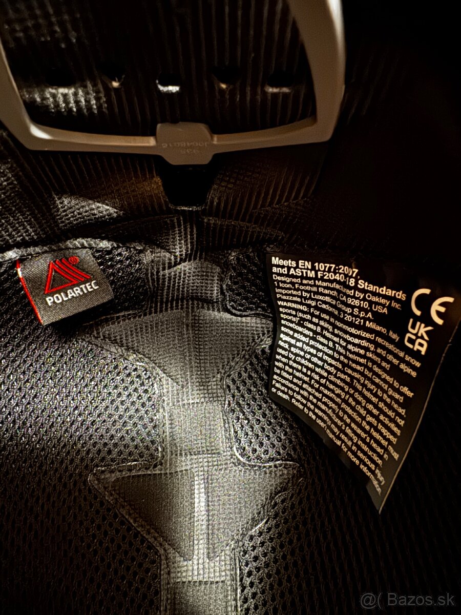 Úplne nová prilba Oakley MOD3 matte black - 6