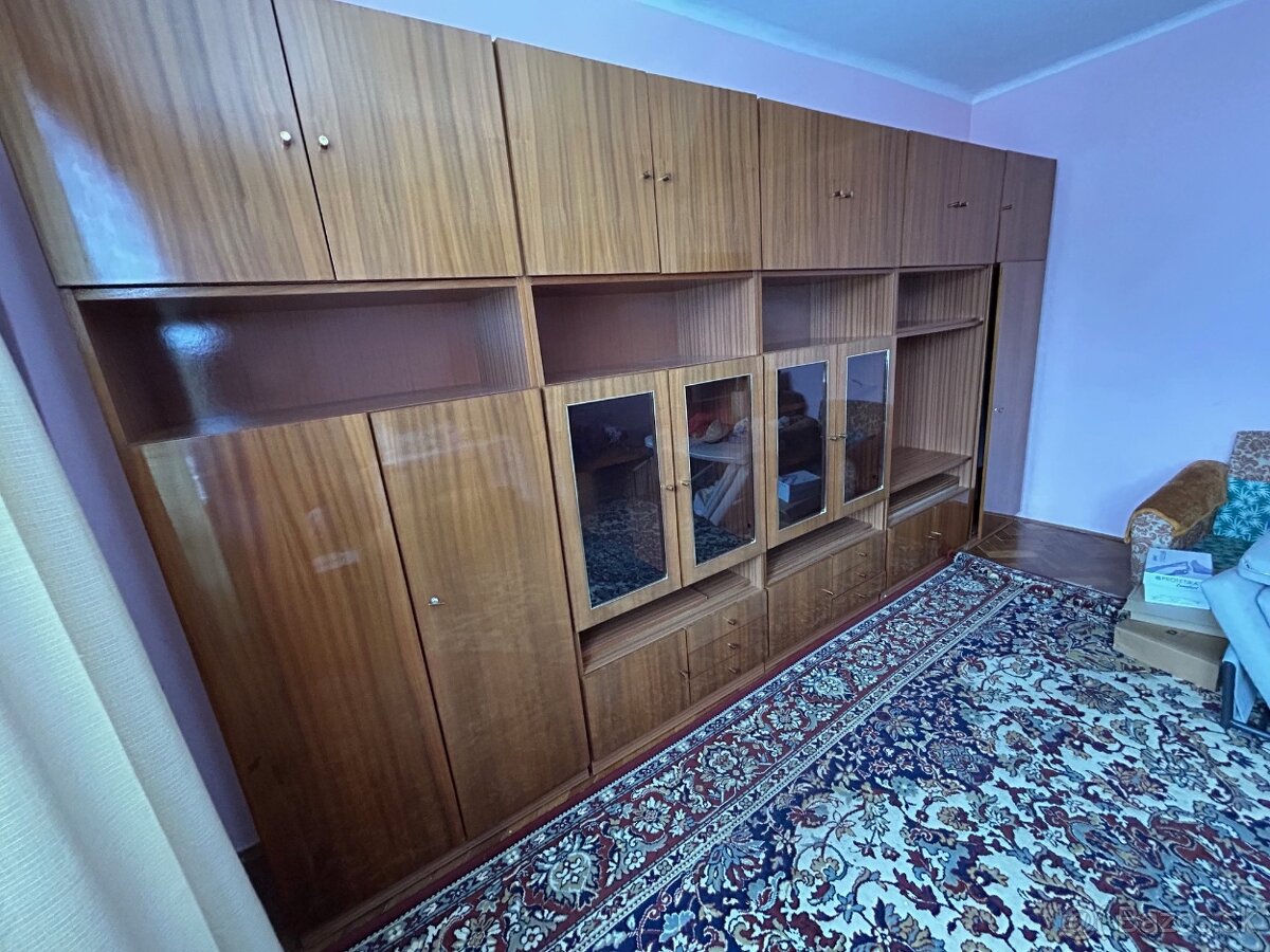 Predám za symbolickú sumu robustnú obývaciu stenu - 6