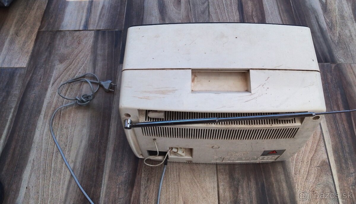 Predám prenosný televízor Merkur - 6