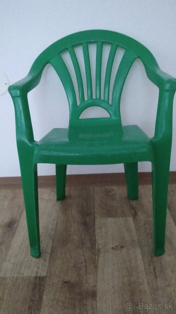 Predám RETRO šamlík, ruksak,stoličky, poháre, pískacie hračk - 6