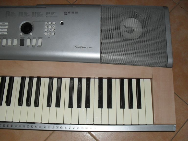 Digitální piano Yamaha Portable Grand DGX 620 - 6
