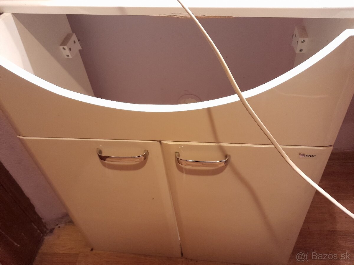 Predam skrinku do kupelne - 6
