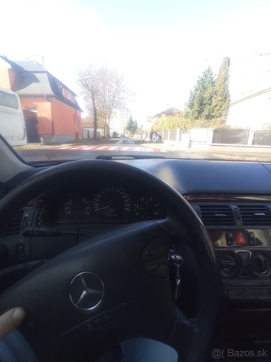 Mercedes Benz E - 6