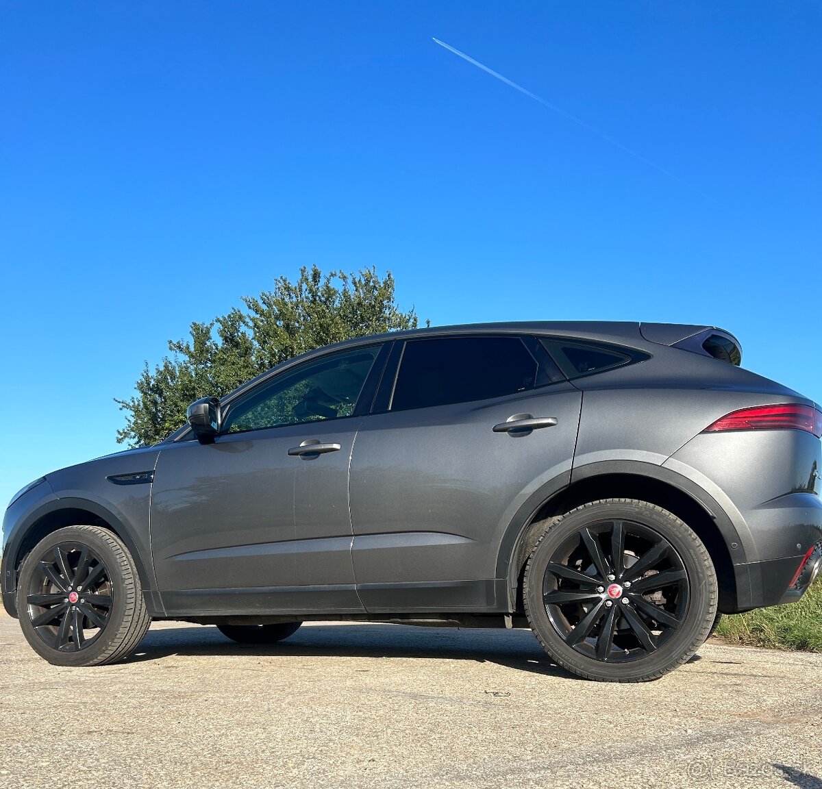 JAGUAR E-PACE 2,0 D 8/2018 automat 4x4 - 6