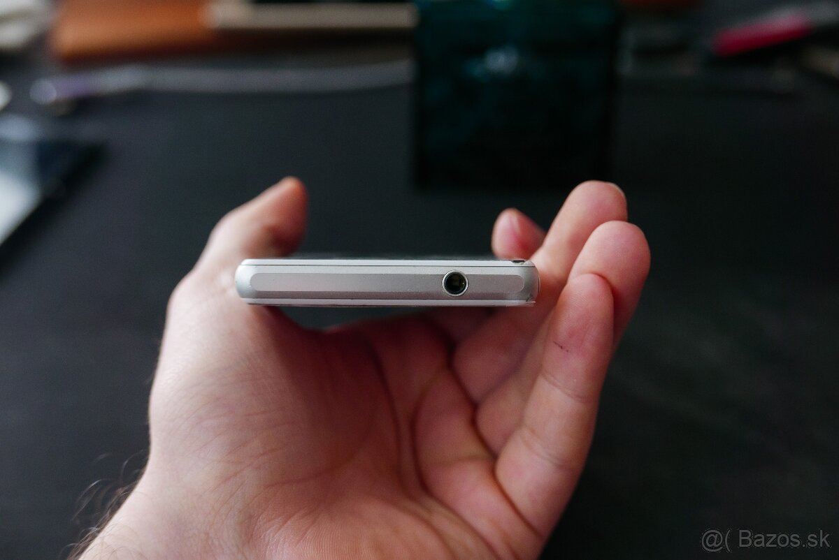 Sony Xperia Z1 Compact biela - 6