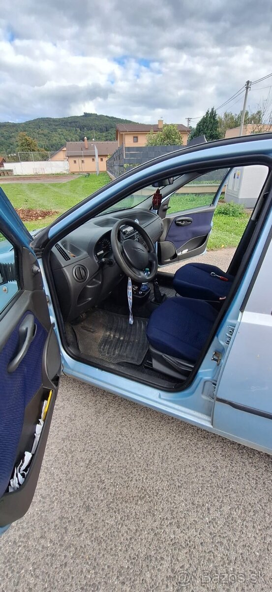 Fiat Punto 1.2L - 6