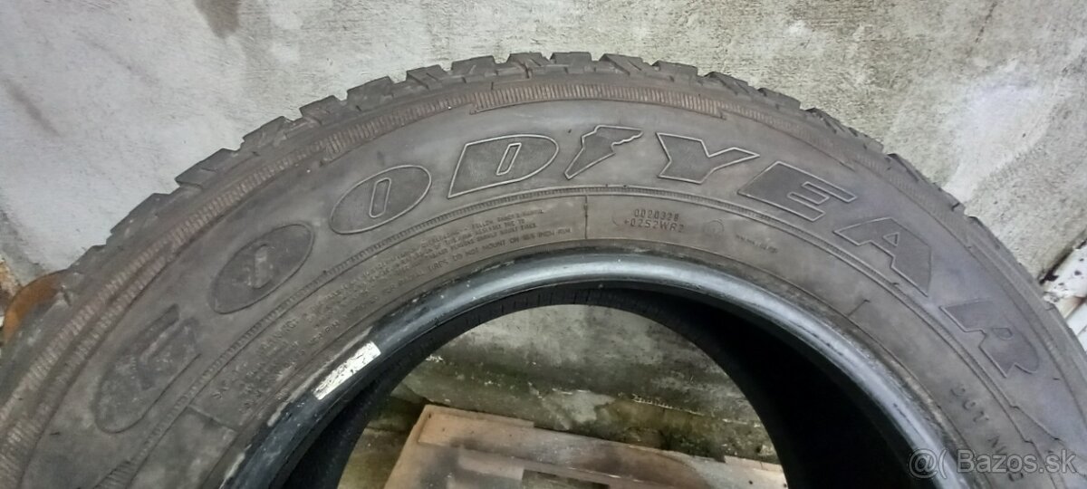 Good Year Wrangler 205 R16C 110/108S - 6