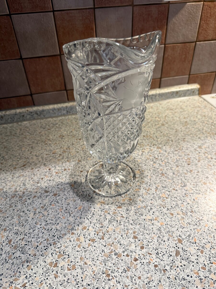 Brúsený sklenený krčah a košík - 6