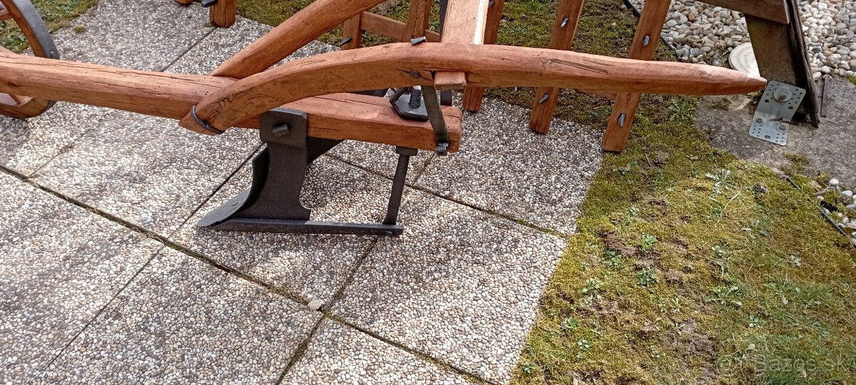 Starý drevený konský pluh 4 - 6