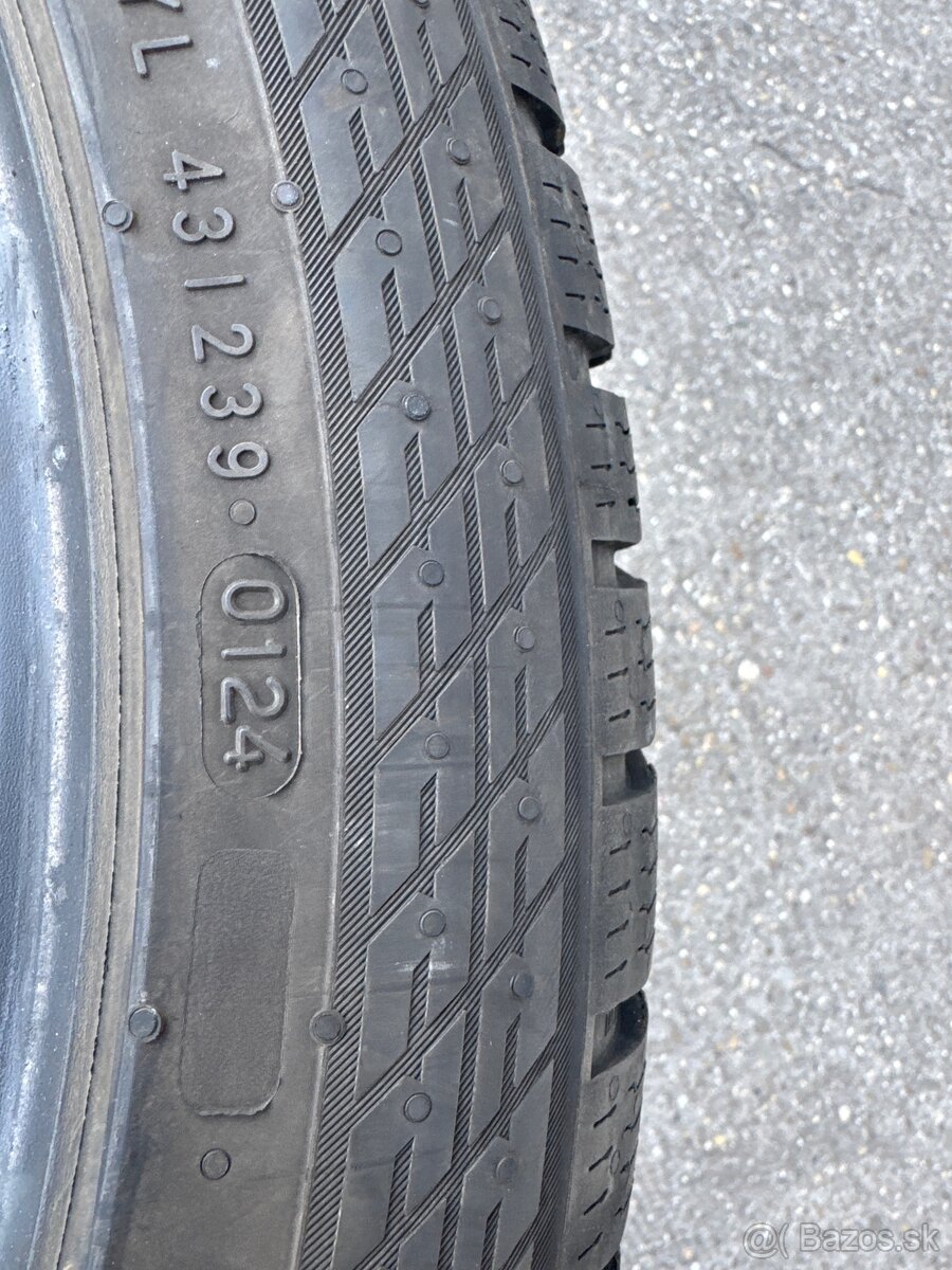 Predám zimné 2ks 225/45 R19 NOKIAN - 6