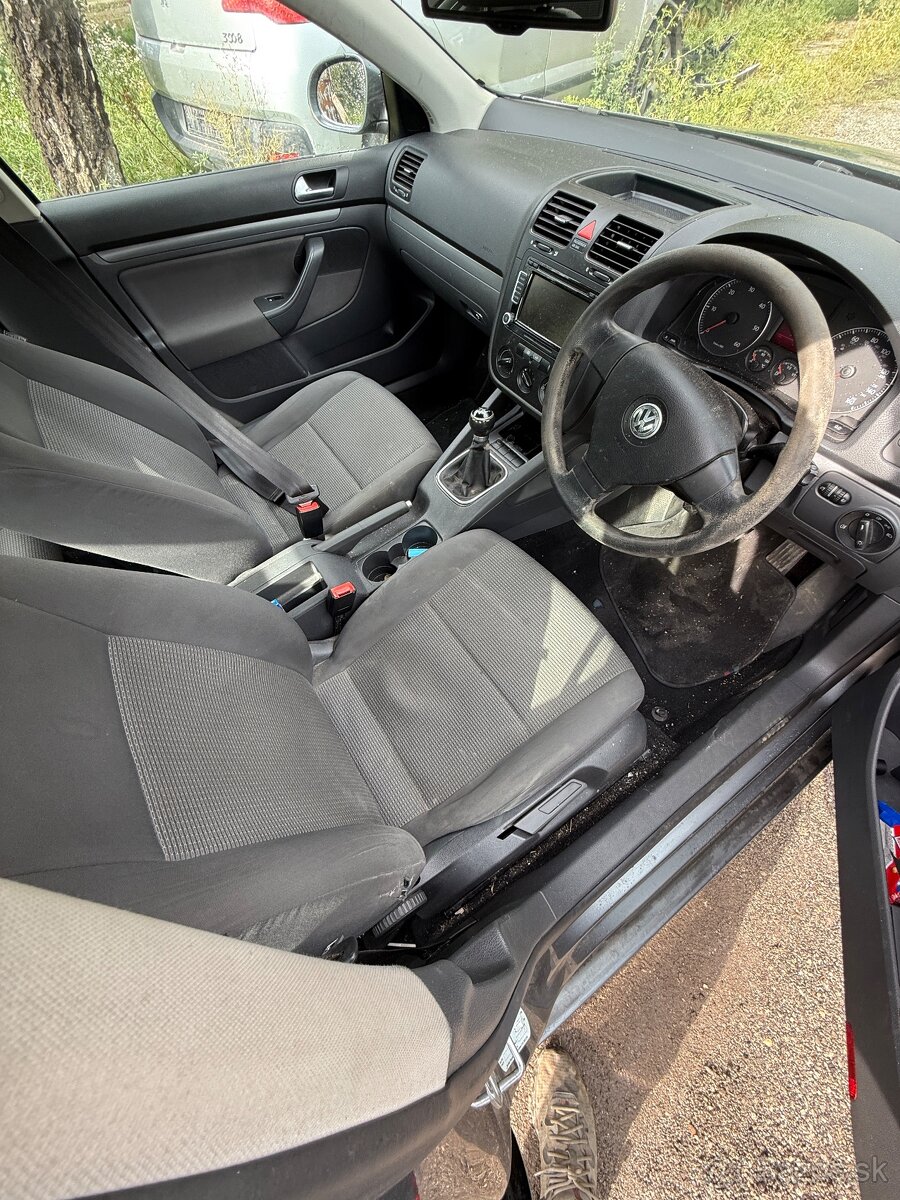 Rozpredam Volkswagen Jetta 1.9 TDi 77kw 5q . Predok autá rov - 6