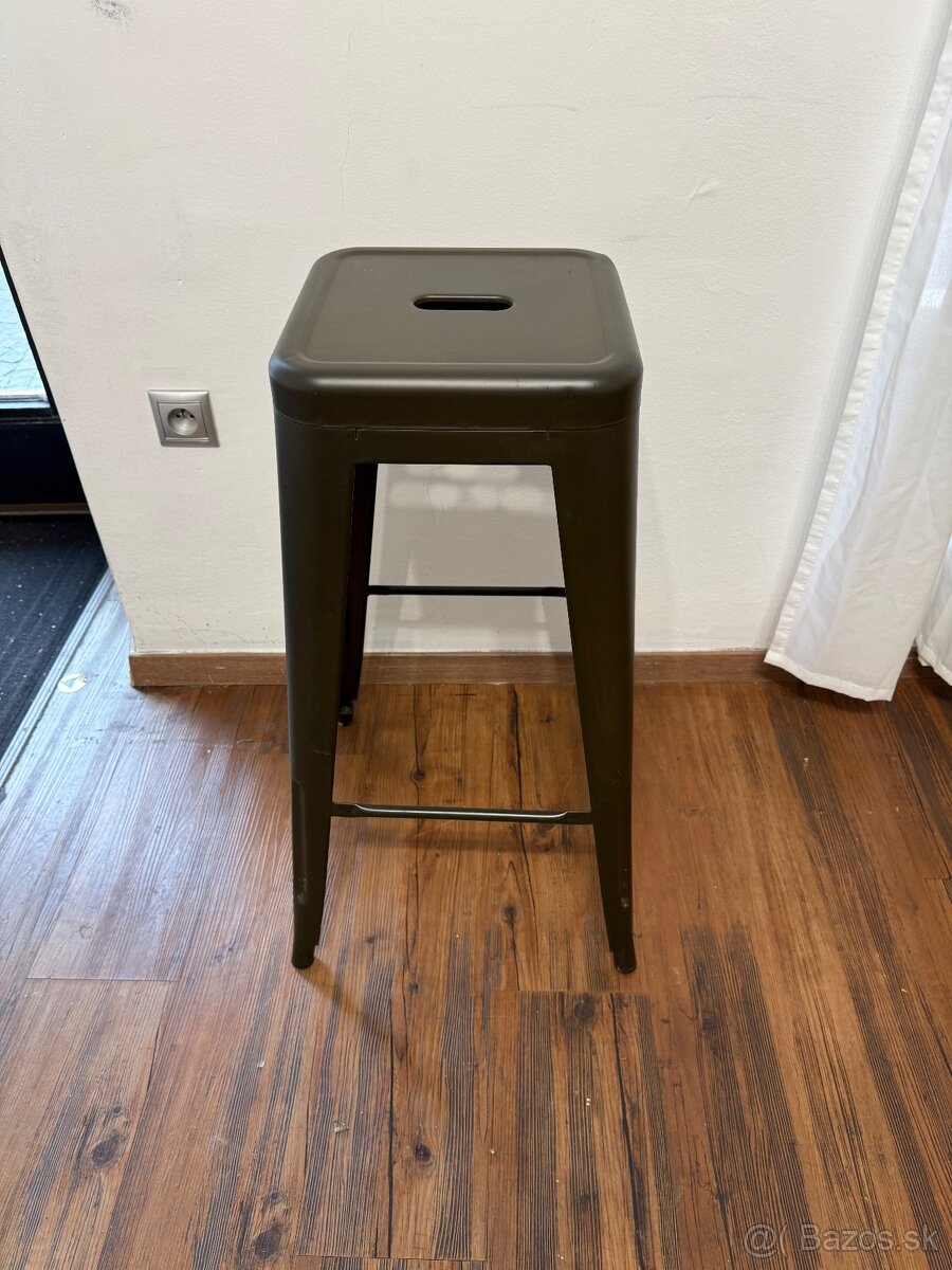NA PREDAJ – INDUSTRIÁLNE STOLIČKY - 6