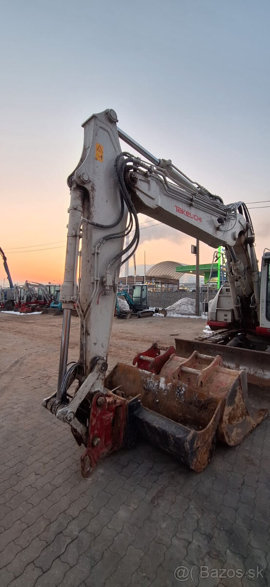 TAKEUCHI TB2150 DIESEL - 2x lomený výložník - 6