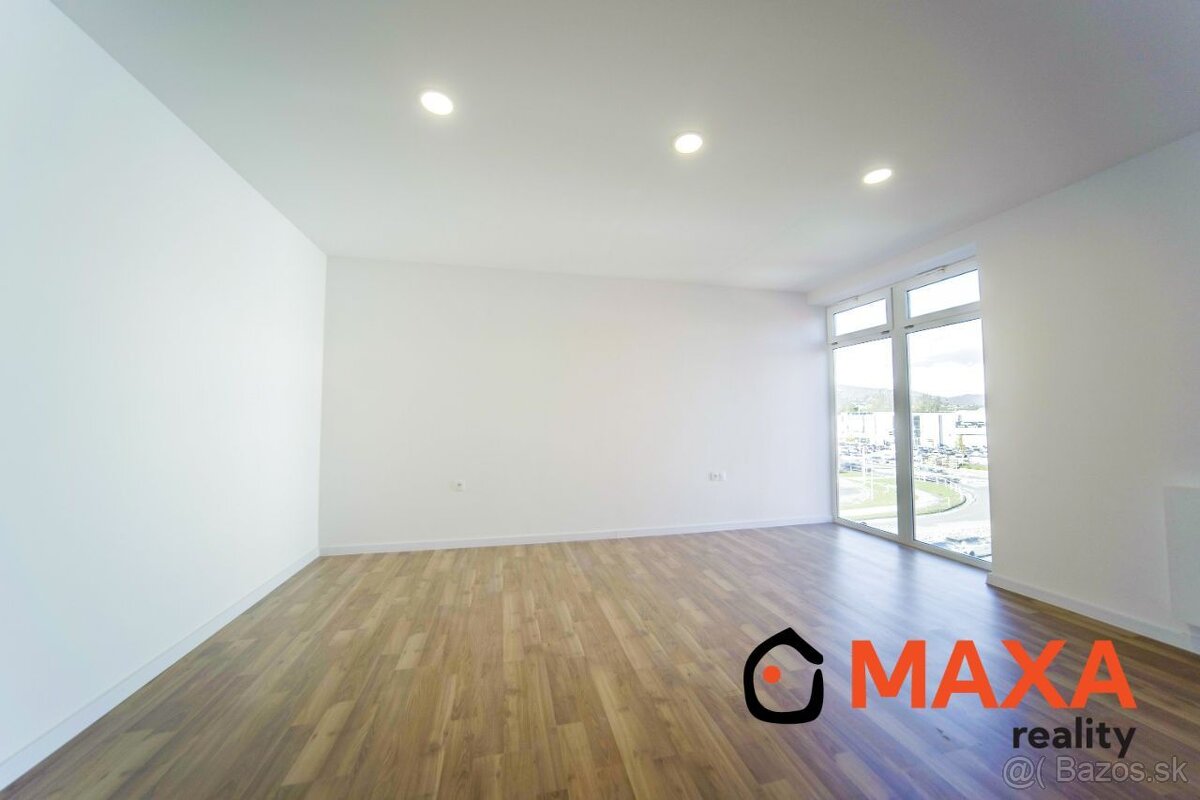 Veľkometrážny 3- izbový byt s terasou, Prievidza - 6
