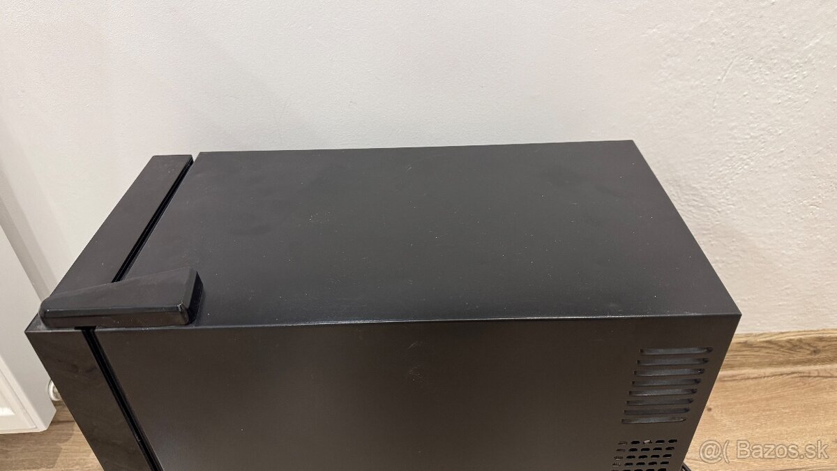 Chladnička na víno Philco 21L - 6