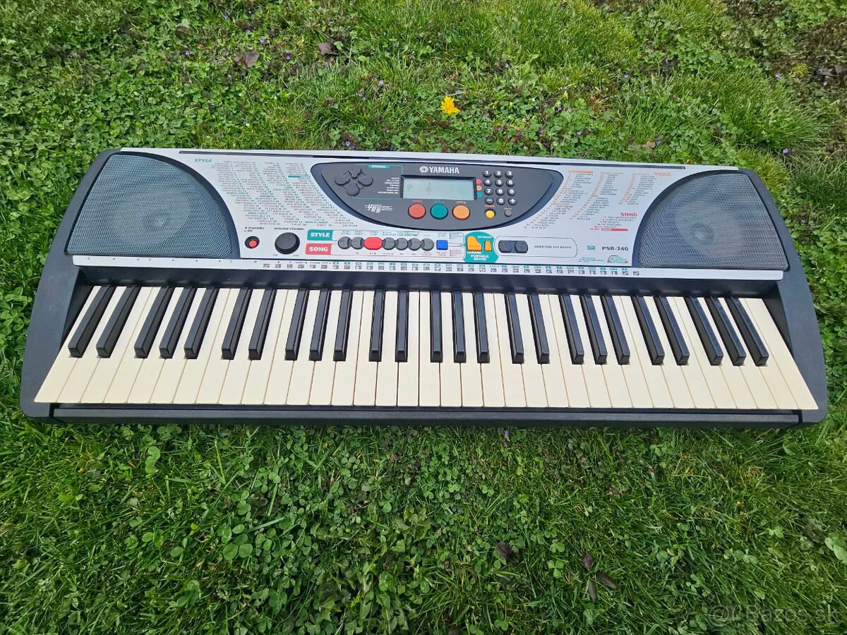 Klavír Yamaha PSR-240 - 6