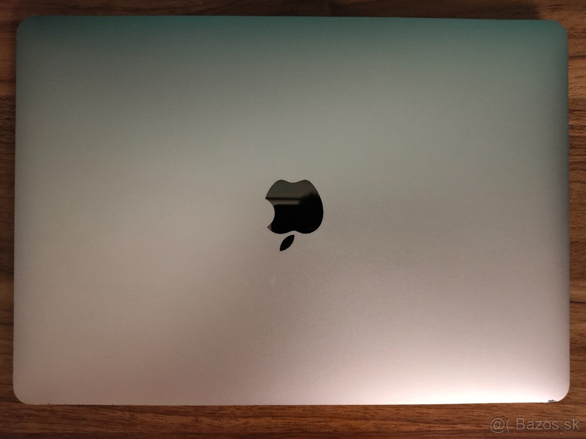 MacBook Pro 13.3 2020 | i5 • 8GB • 256GB SSD - 6