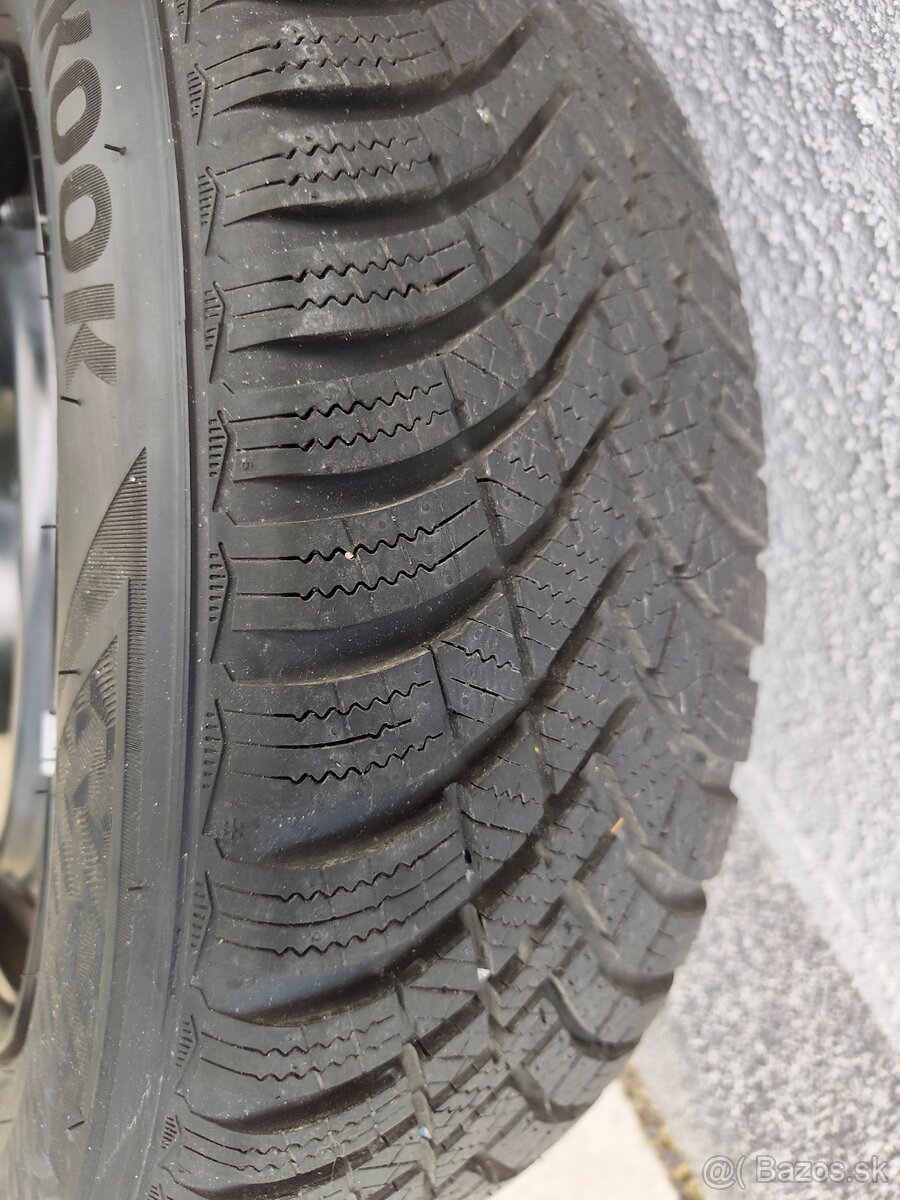 Zimná sada 185/65 R15 vrátane diskov a puklic - 6